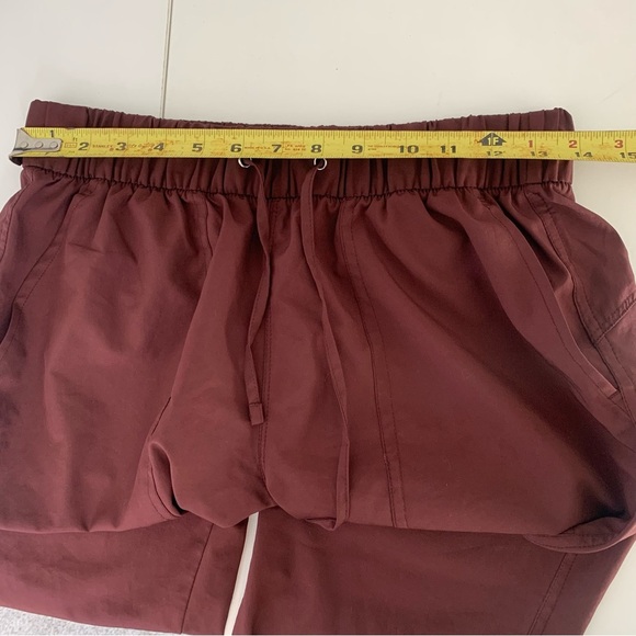 Old Navy Marron Stretch Tech Pants Medium - Picture 13 of 13
